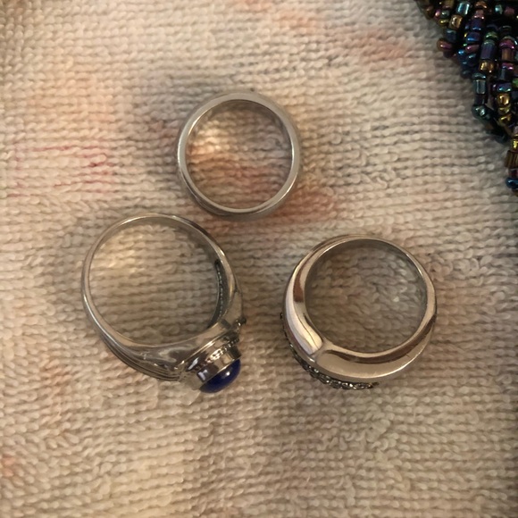 Multicolor Beaded Necklace and Silver Rings Set - Picture 3 of 5